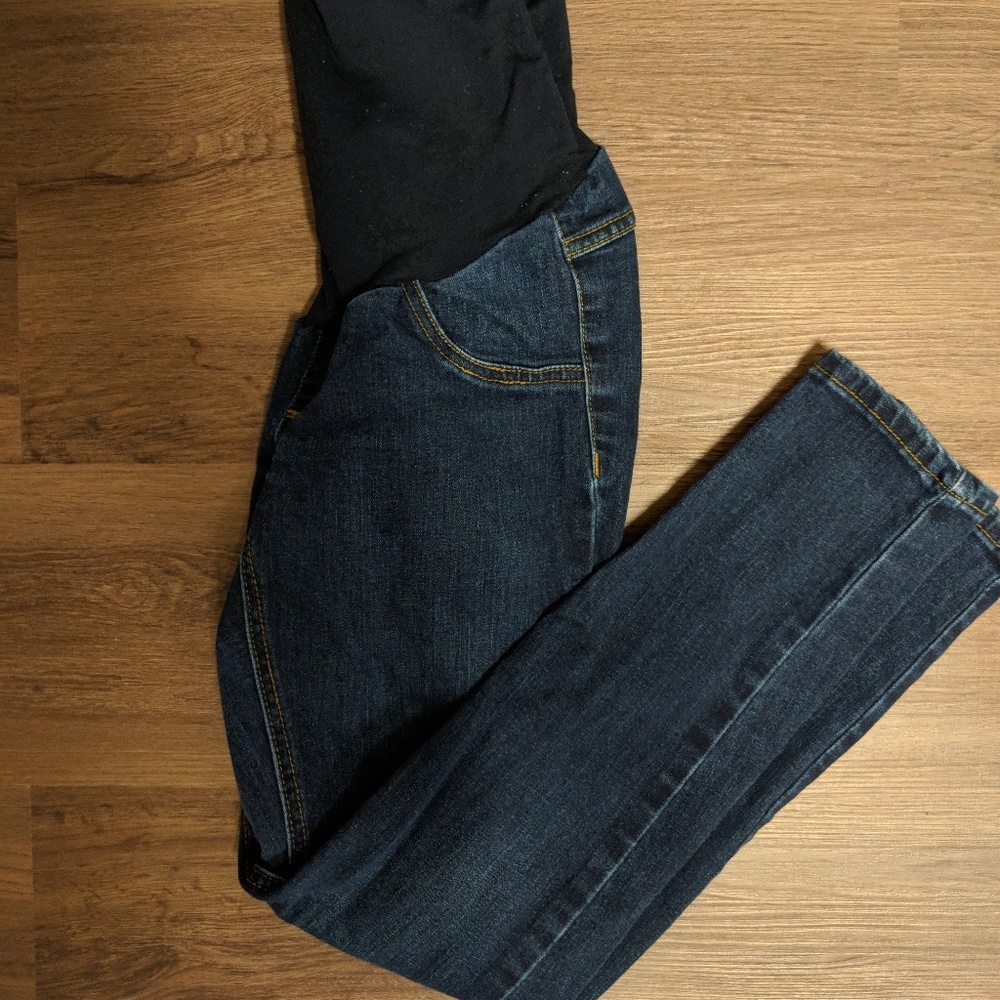 Jessica Simpson maternity jeans